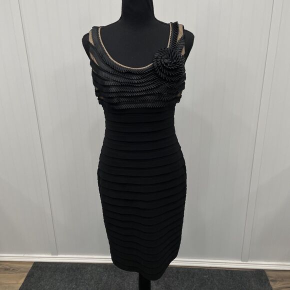 Adrianna Papell Dresses & Skirts - Adrianna Papell Women's Size 6 Black Pleated Sleeveless Fitted Knee Length Dress